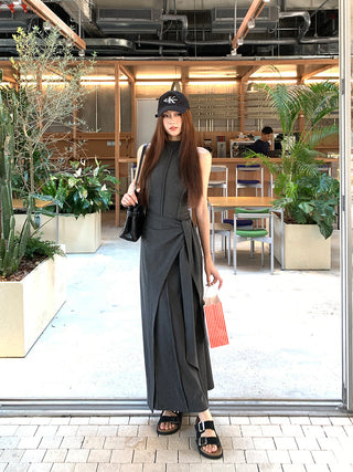 sleeveless elegant dress