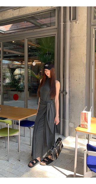 sleeveless elegant dress