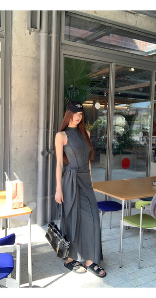 sleeveless elegant dress