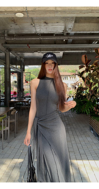 sleeveless elegant dress
