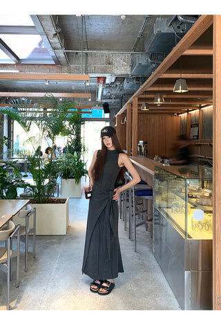 sleeveless elegant dress