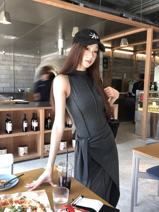 sleeveless elegant dress