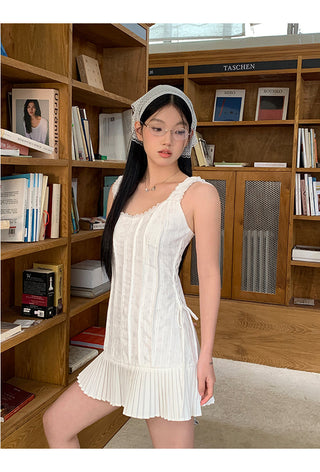 white niche skirt