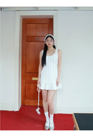 white niche skirt