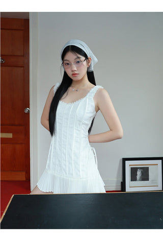 white niche skirt