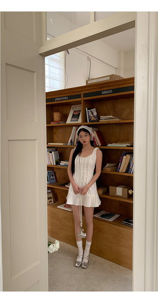 white niche skirt