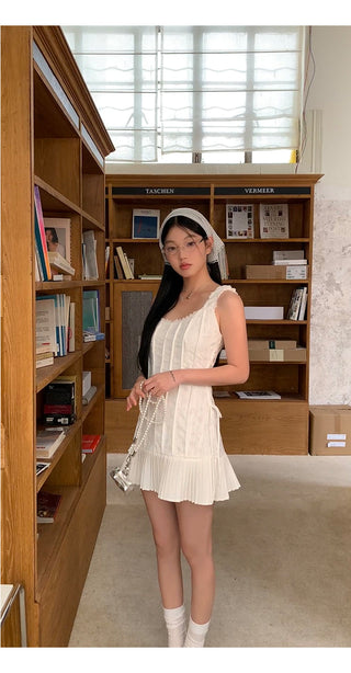 white niche skirt
