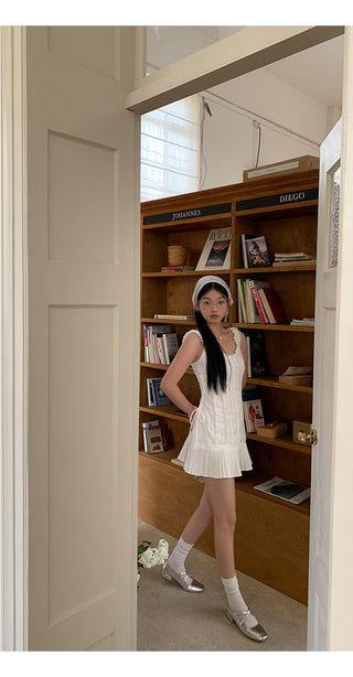 white niche skirt