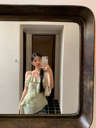 French sleeveless tops