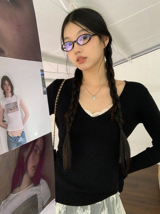 black V-neck sweater 01
