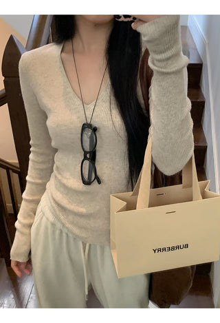 black V-neck sweater 01