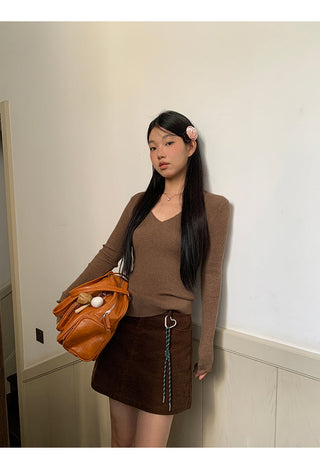 black V-neck sweater 01