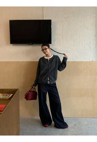 gray knitted cardigan