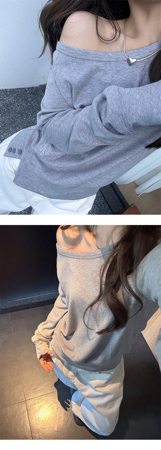 Off-shoulder loose tee