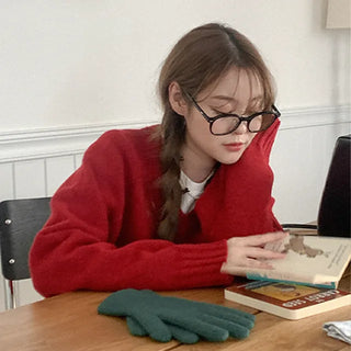 Colored V-neck knit