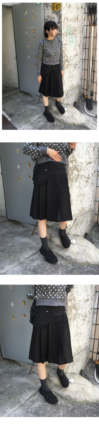 Belted pleated skirt