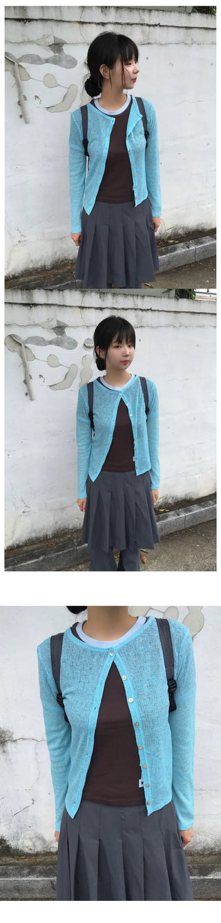 Mid-length pleated skort