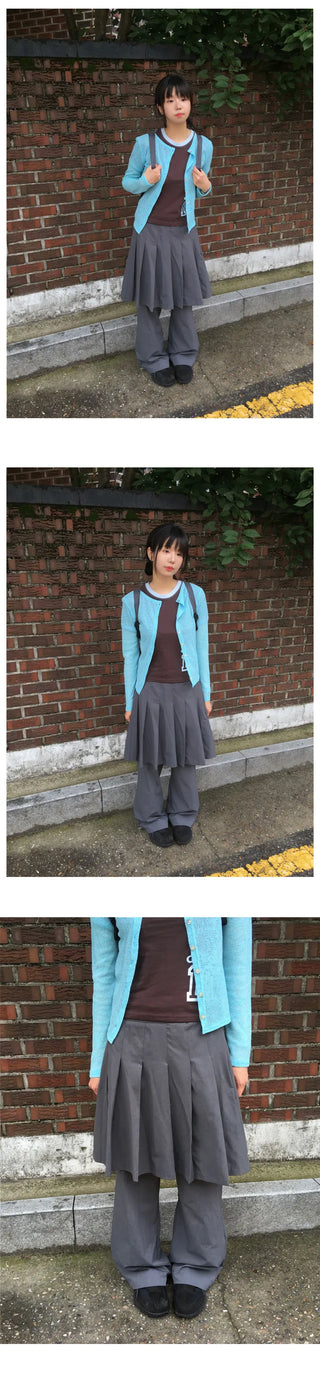 Mid-length pleated skort