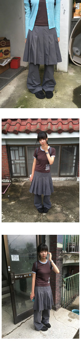 Mid-length pleated skort