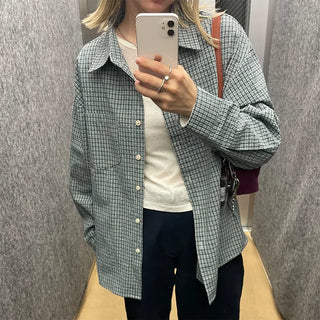 Checked collar shirt
