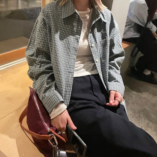 Checked collar shirt