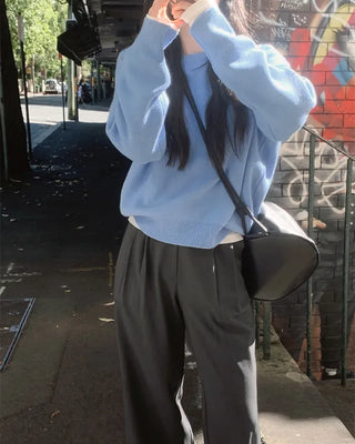 Leg-lengthening pintuck wide slacks