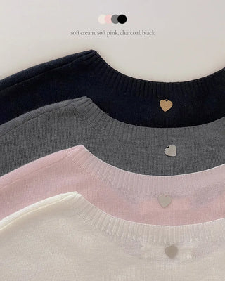 Fluffy short-sleeved summer knit with heart charm