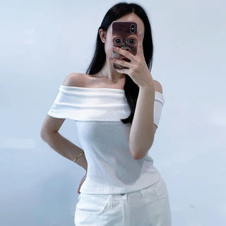 Figure-flattering, stretchy ribbed off-shoulder rounded slim-fit short-sleeve t-shirt