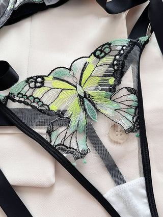 Sweetheart neck butterfly embroidery lingerie set