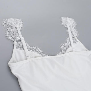 V neck lace hem flower applique cami top