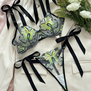 Sweetheart neck butterfly embroidery lingerie set
