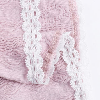 Sweetheart neck lace hem textured cami top