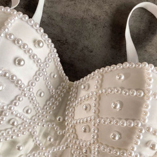 Button beaded v neck backless cami top