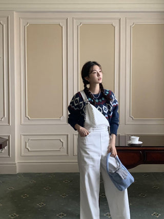 Retro blooming round collar sweater