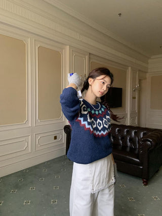 Retro blooming round collar sweater
