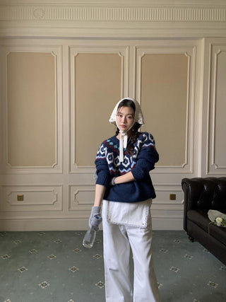 Retro blooming round collar sweater