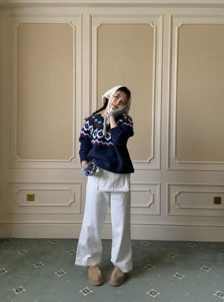 Retro blooming round collar sweater