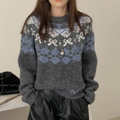 Contrasting colorful blooming round neck loose sweater