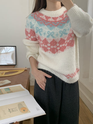 Contrasting colorful blooming round neck loose sweater