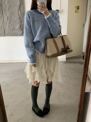 Vontrasting color striped round neck sweater