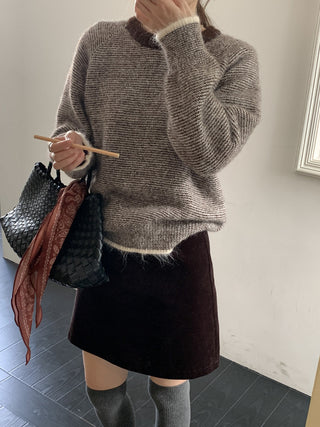 Vontrasting color striped round neck sweater