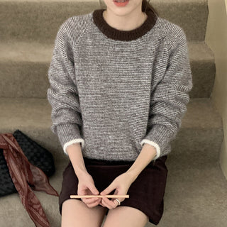 Vontrasting color striped round neck sweater