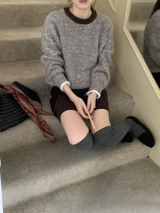 Vontrasting color striped round neck sweater
