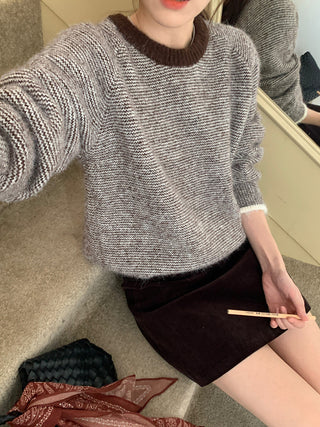 Vontrasting color striped round neck sweater
