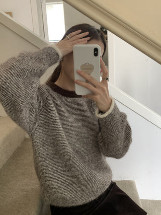 Vontrasting color striped round neck sweater