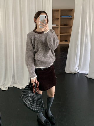 Vontrasting color striped round neck sweater