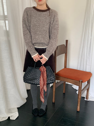 Vontrasting color striped round neck sweater