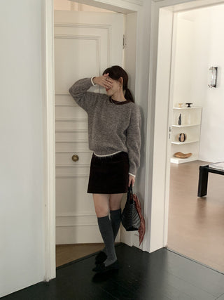 Vontrasting color striped round neck sweater