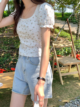 Small fresh flower bubble sleeve top