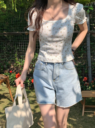 Small fresh flower bubble sleeve top